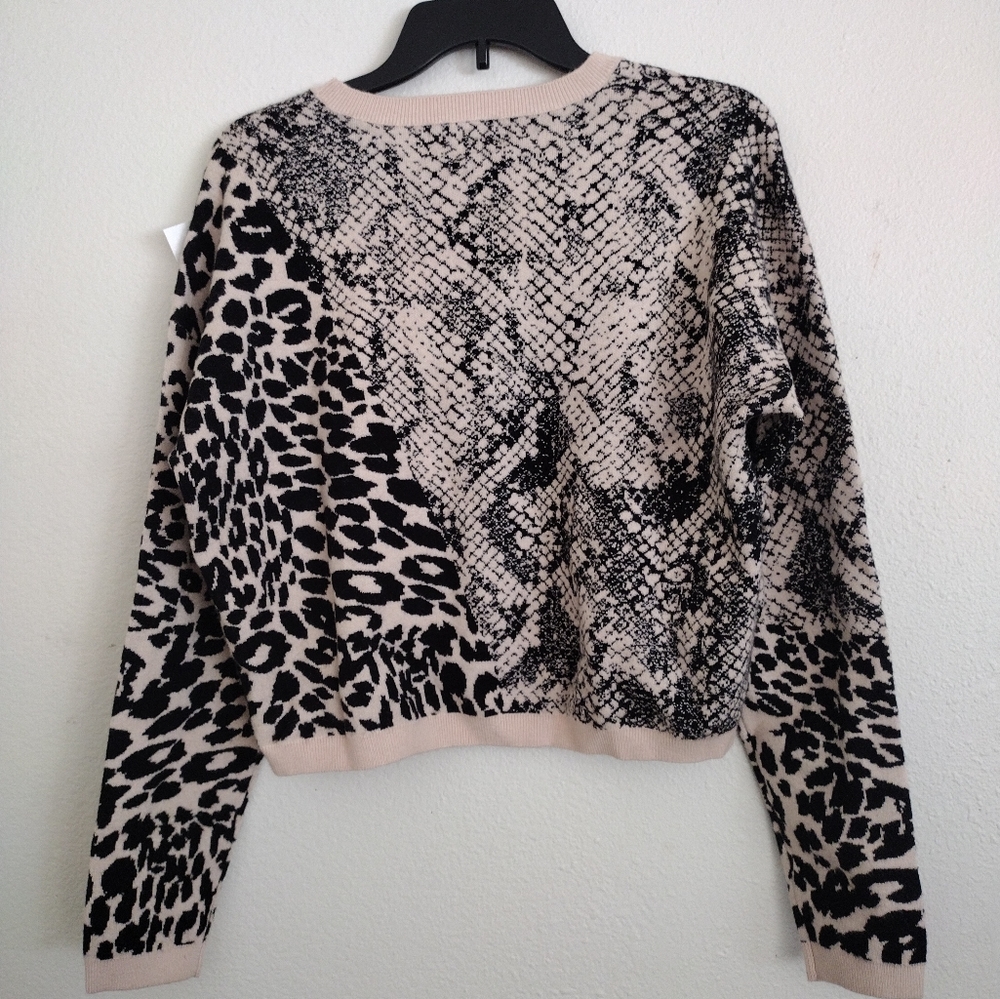Guess Tamelia Black Cream Animal Print Cropped Sweater Size Large - Picture 13 of 15